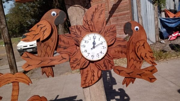 Reloj de pared loros