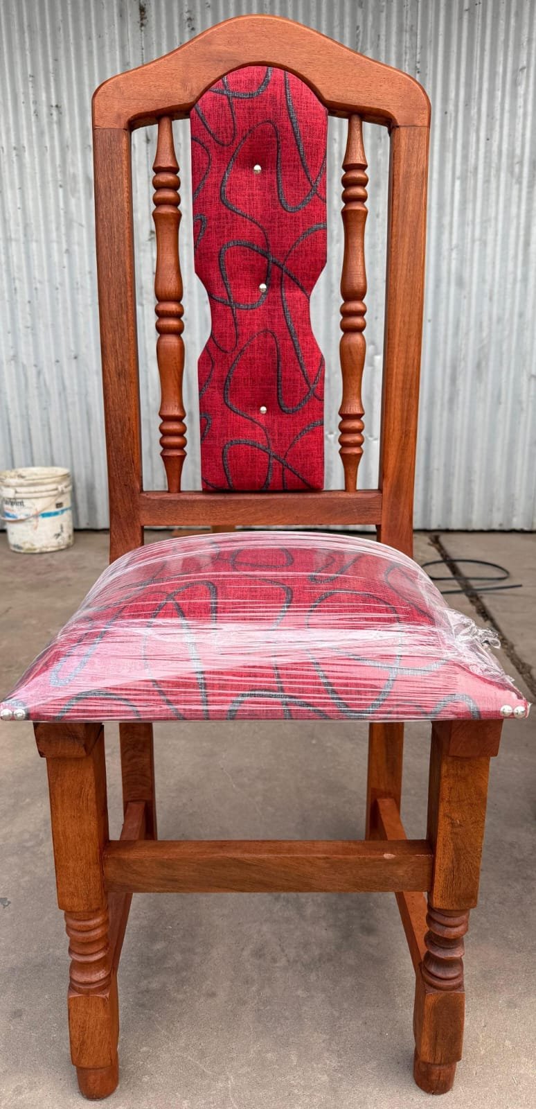 Sillas tapizadas de algarrobo x 6 unidades - Imagen 3