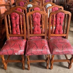 Sillas tapizadas de algarrobo x 6 unidades