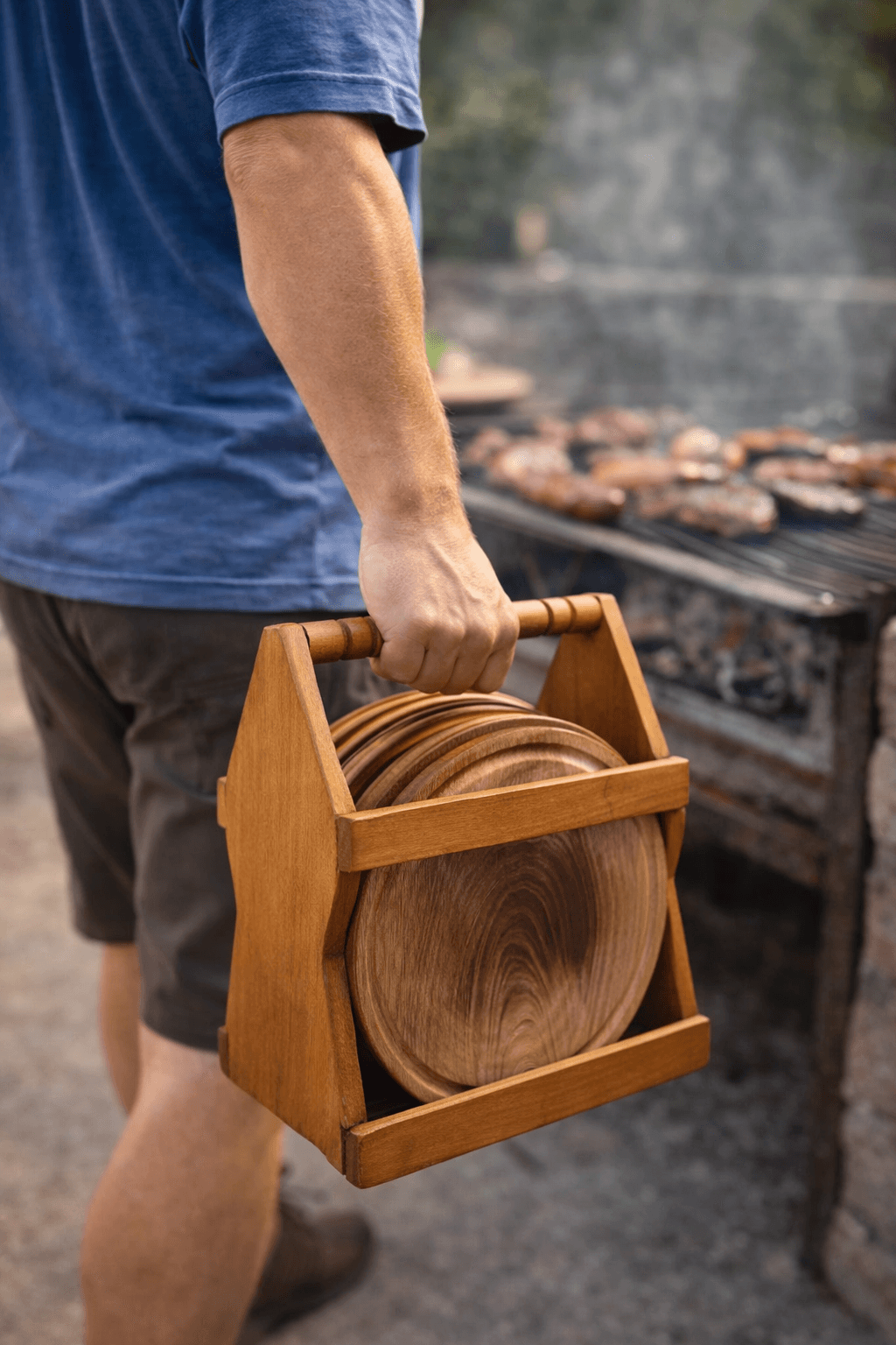 Canasto de platos de algarrobo - Imagen 3