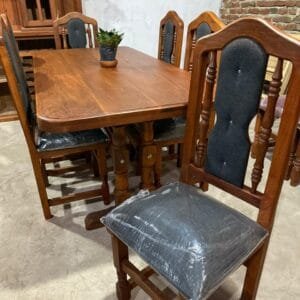 Mesa 1.80m y 6 sillas tapizadas