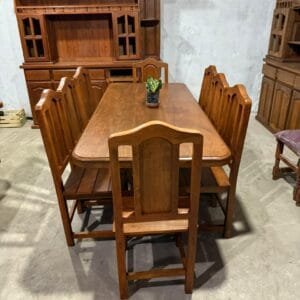 Mesa de 2m mas 8 sillas de algarrobo