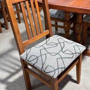 Juego de Mesa y 4 sillas Modernas